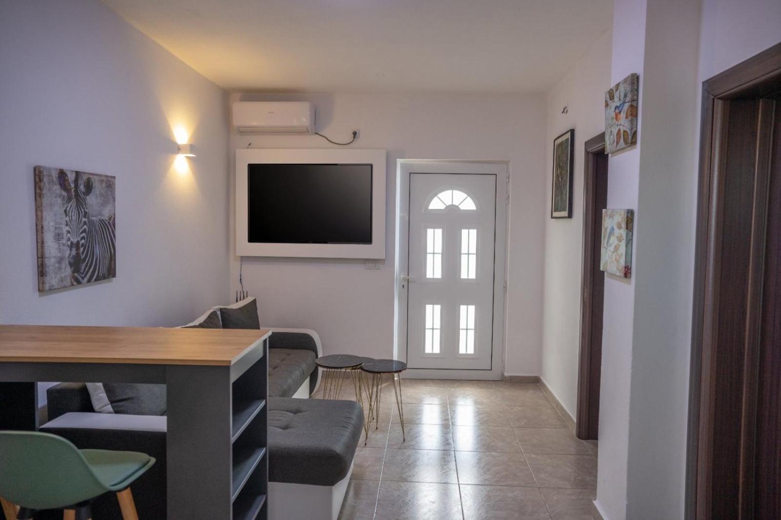 Montebello Inn Apartments Ulcinj Buitenkant foto